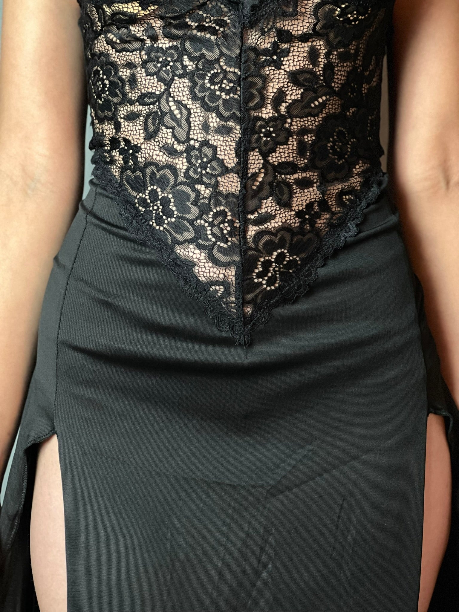 Camisola Longa Sexy Renda C/Corte Lateral - Premium