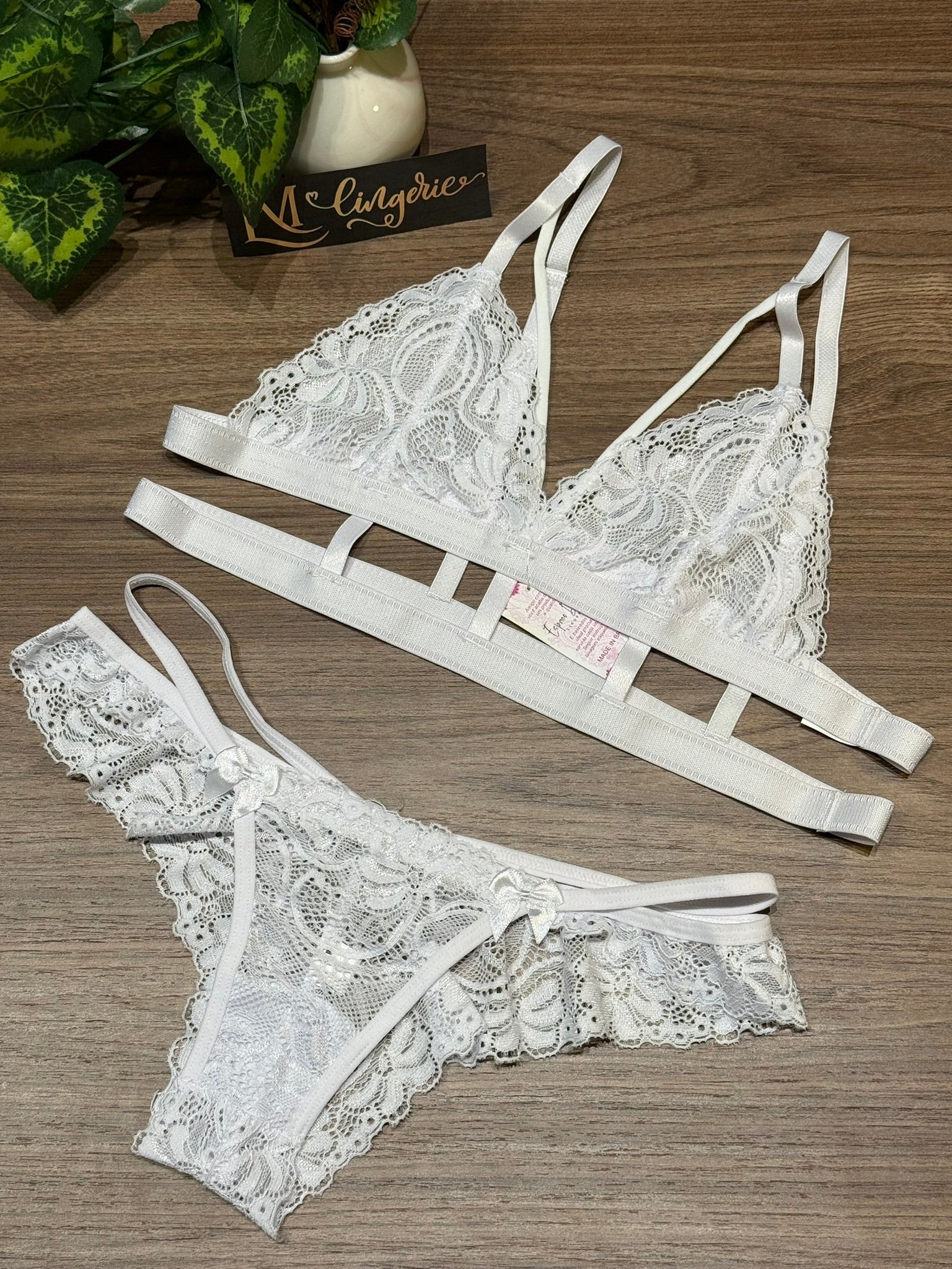 Conjunto Lingerie Sexy em Renda Sem Bojo – Premium
